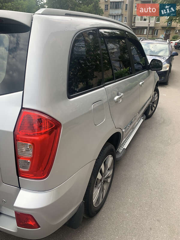 Внедорожник / Кроссовер Chery Tiggo 3 2017 в Киеве