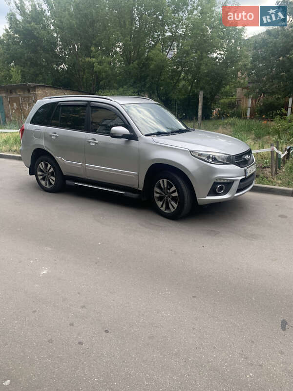 Внедорожник / Кроссовер Chery Tiggo 3 2017 в Киеве