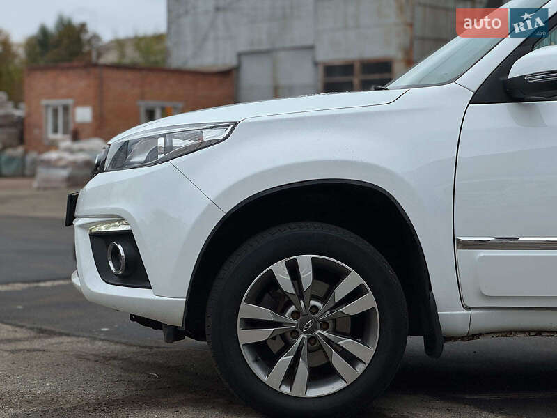 Внедорожник / Кроссовер Chery Tiggo 3 2017 в Киеве