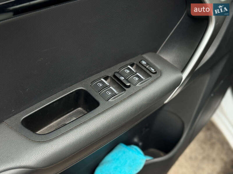 Внедорожник / Кроссовер Chery Tiggo 3 2017 в Киеве