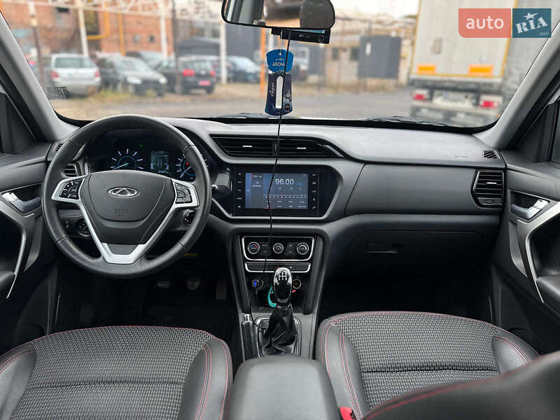 Внедорожник / Кроссовер Chery Tiggo 3 2017 в Киеве