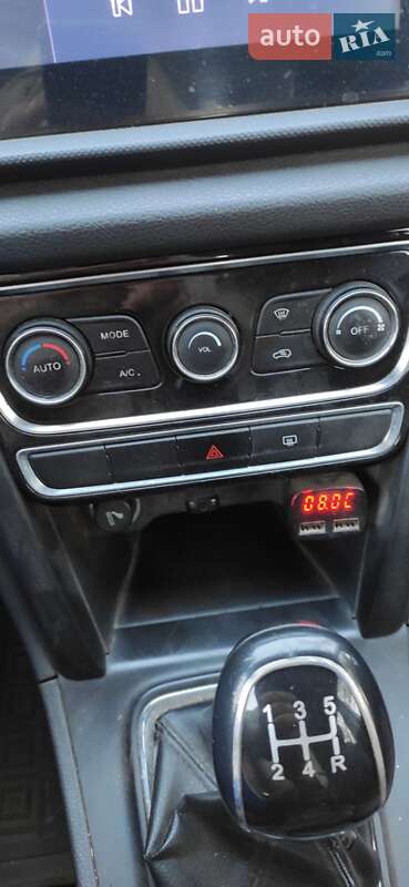 Внедорожник / Кроссовер Chery Tiggo 3 2017 в Покрове фото 4 Внедорожник / Кроссовер Chery Tiggo 3 2017 в Покрове