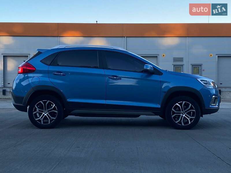 Внедорожник / Кроссовер Chery Tiggo 3xe 2018 в Киеве