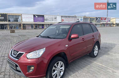 Позашляховик / Кросовер Chery Tiggo 2014 в 