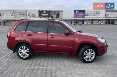 Позашляховик / Кросовер Chery Tiggo 2014 в 