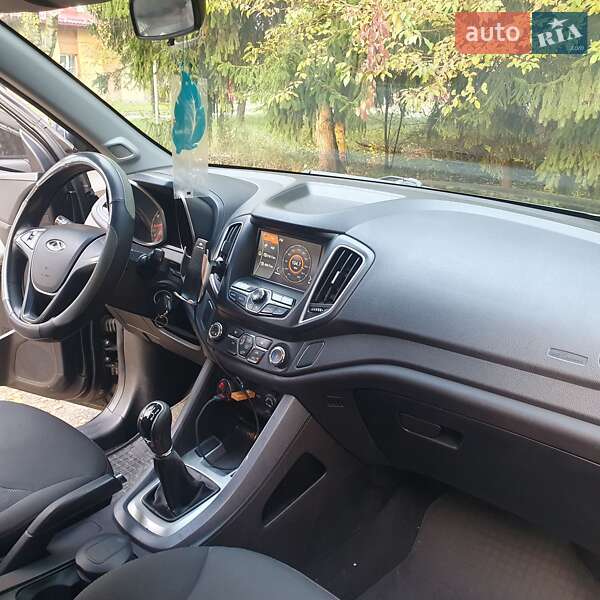 Внедорожник / Кроссовер Chery Tiggo 2016 в Городке