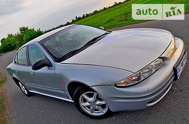 Седан Chevrolet Alero 2000 в 