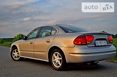 Седан Chevrolet Alero 2000 в 