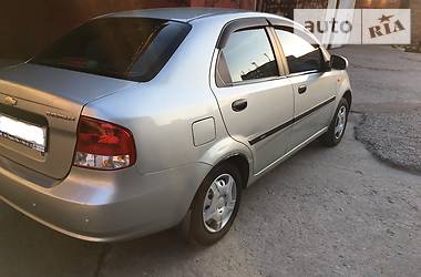 Седан Chevrolet Aveo 2005 в Киеве