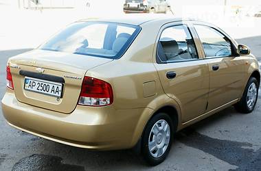 Седан Chevrolet Aveo 2005 в Дніпрі