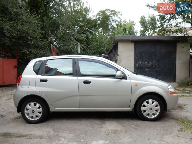 Хэтчбек Chevrolet Aveo 2005 в Днепре