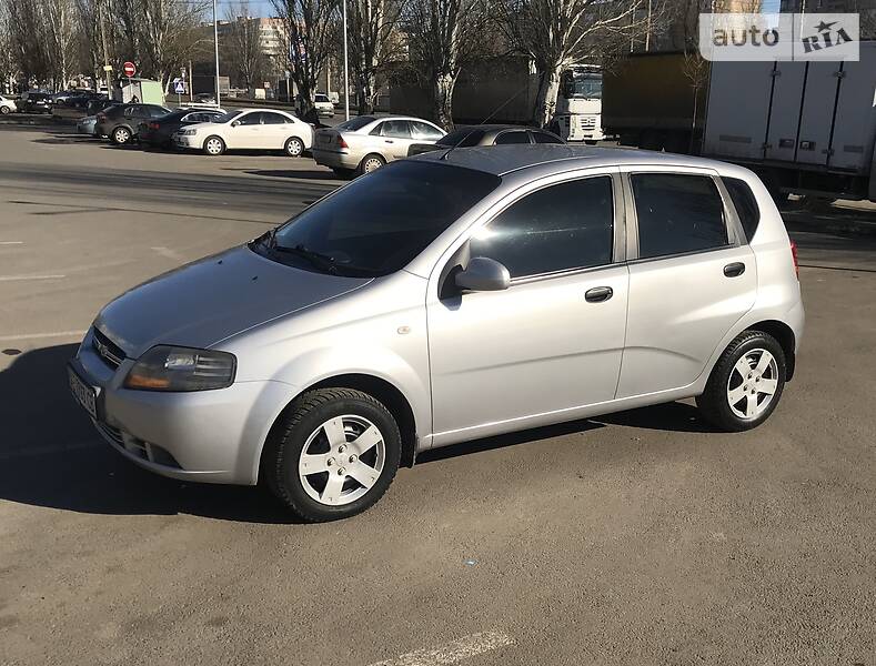 Хетчбек Chevrolet Aveo 2008 в Дніпрі
