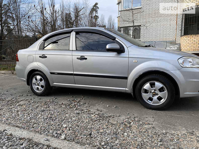 Седан Chevrolet Aveo 2006 в Киеве