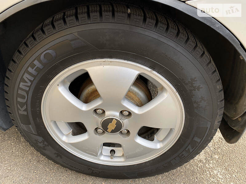 Седан Chevrolet Aveo 2006 в Киеве