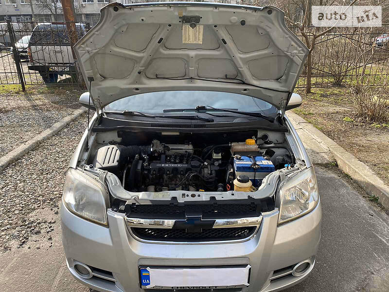 Седан Chevrolet Aveo 2006 в Киеве