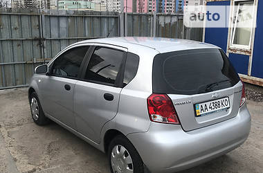 Хетчбек Chevrolet Aveo 2006 в 
