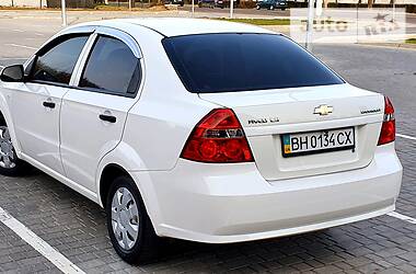 Седан Chevrolet Aveo 2010 в 