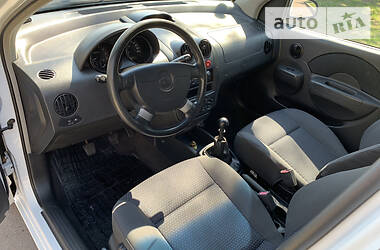 Хетчбек Chevrolet Aveo 2005 в 