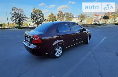 Седан Chevrolet Aveo 2013 в Кривом Роге