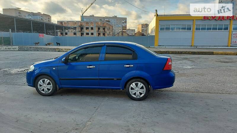 Седан Chevrolet Aveo 2007 в Ровно