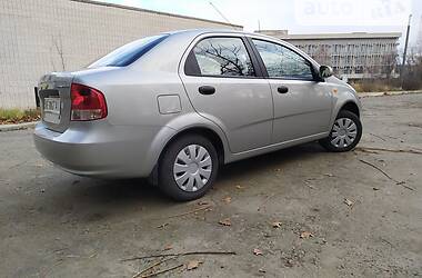 Седан Chevrolet Aveo 2005 в Днепре