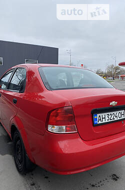 Седан Chevrolet Aveo 2006 в Днепре