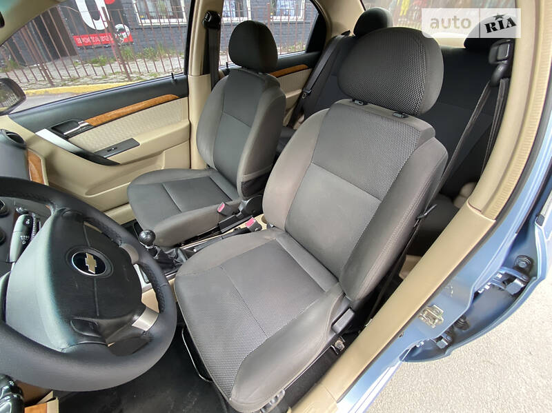 Седан Chevrolet Aveo 2008 в Днепре