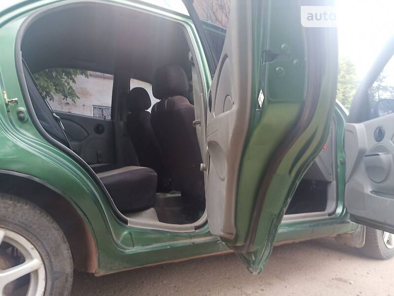 Седан Chevrolet Aveo 2004 в Кривому Розі фото 11 Седан Chevrolet Aveo 2004 в Кривому Розі