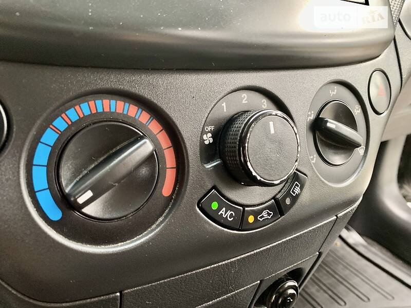 Седан Chevrolet Aveo 2011 в Дніпрі