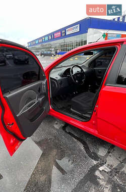 Хетчбек Chevrolet Aveo 2006 в 
