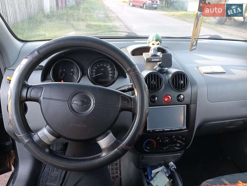 Седан Chevrolet Aveo 2005 в Коростене
