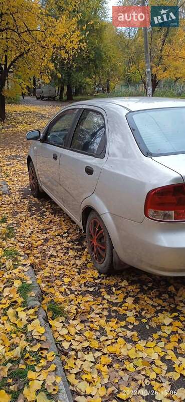 Седан Chevrolet Aveo 2005 в Кривому Розі