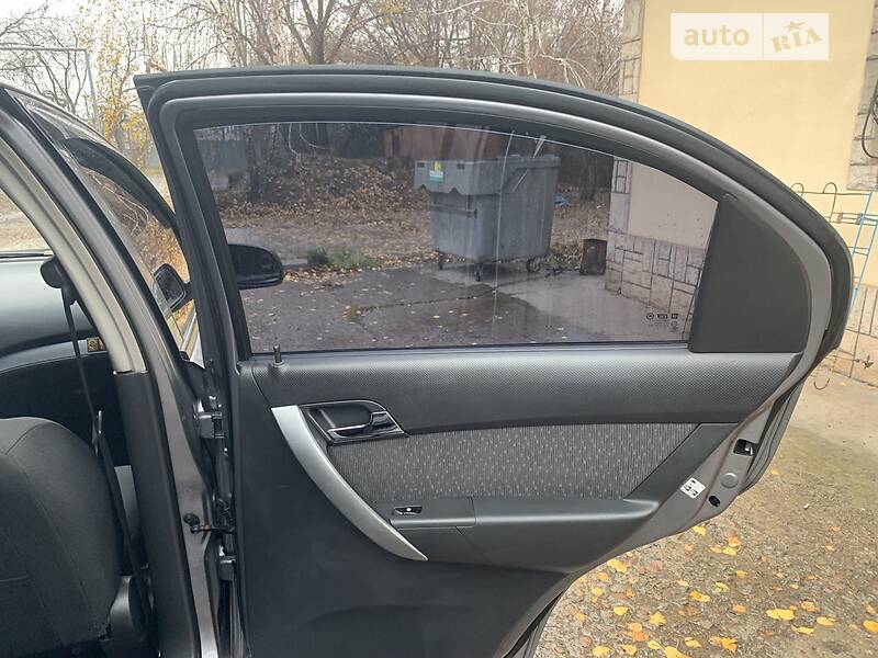 Седан Chevrolet Aveo 2011 в Кривом Роге