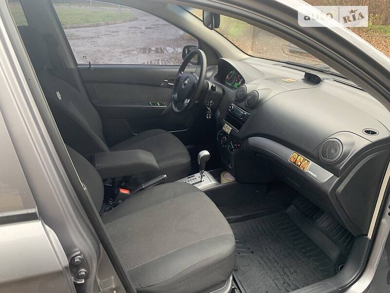 Седан Chevrolet Aveo 2011 в Кривом Роге