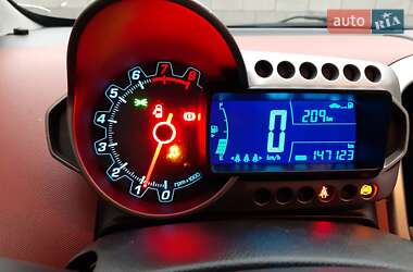 Седан Chevrolet Aveo 2011 в Києві