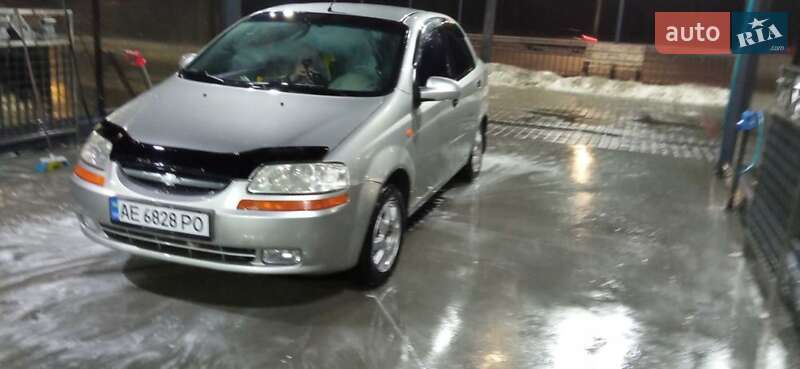 Седан Chevrolet Aveo 2004 в Дніпрі