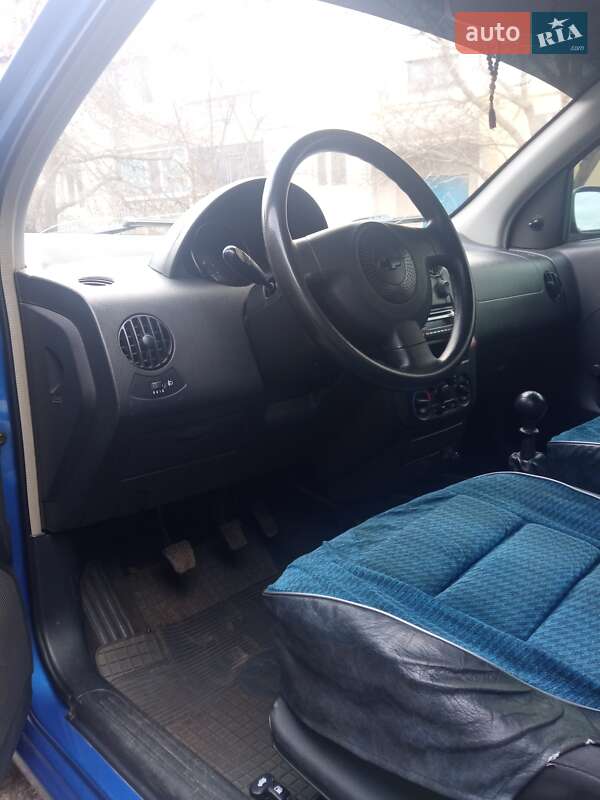 Седан Chevrolet Aveo 2005 в Кегичівці