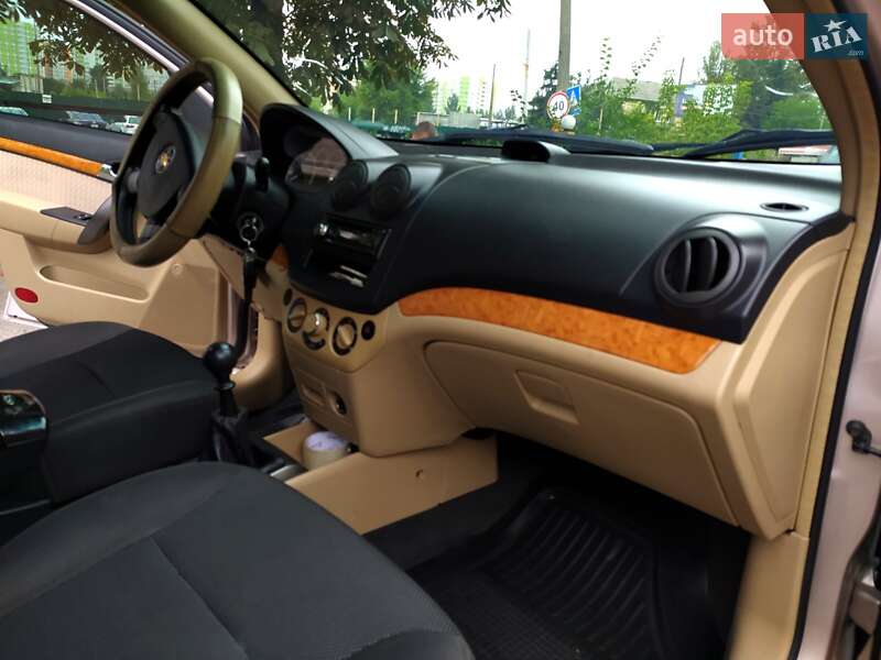 Седан Chevrolet Aveo 2008 в Киеве