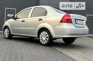 Седан Chevrolet Aveo 2010 в 