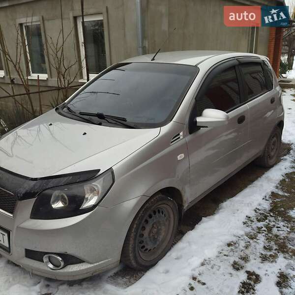 Хетчбек Chevrolet Aveo 2008 в Новомосковську