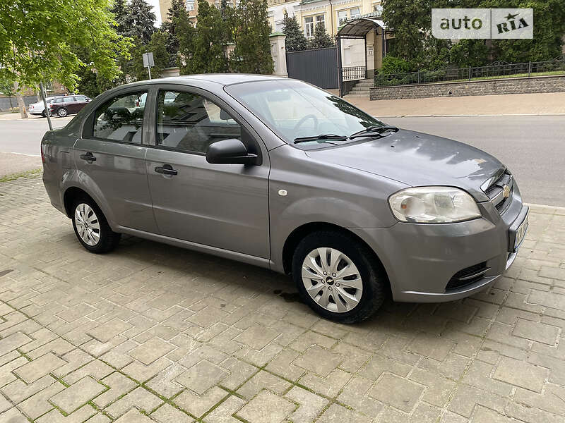Седан Chevrolet Aveo 2008 в Києві