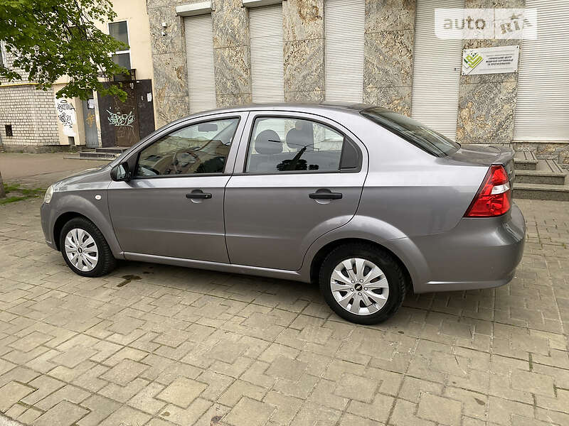 Седан Chevrolet Aveo 2008 в Києві
