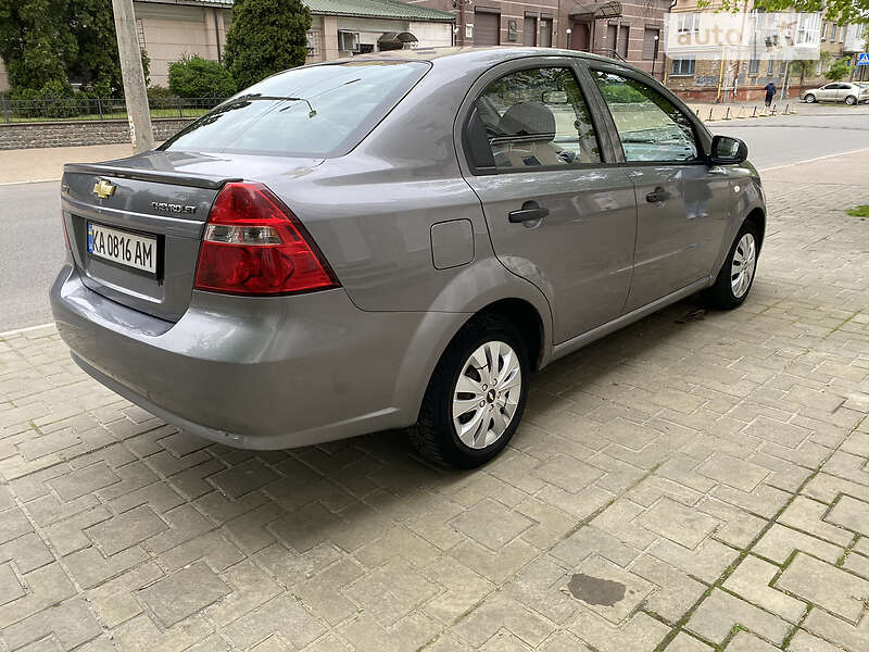 Седан Chevrolet Aveo 2008 в Києві