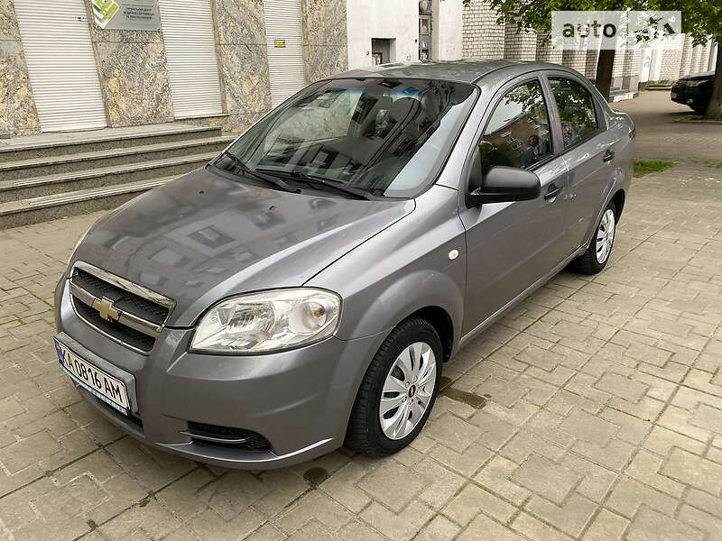 Седан Chevrolet Aveo 2008 в Києві