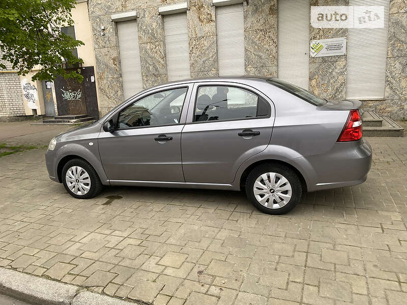 Седан Chevrolet Aveo 2008 в Києві