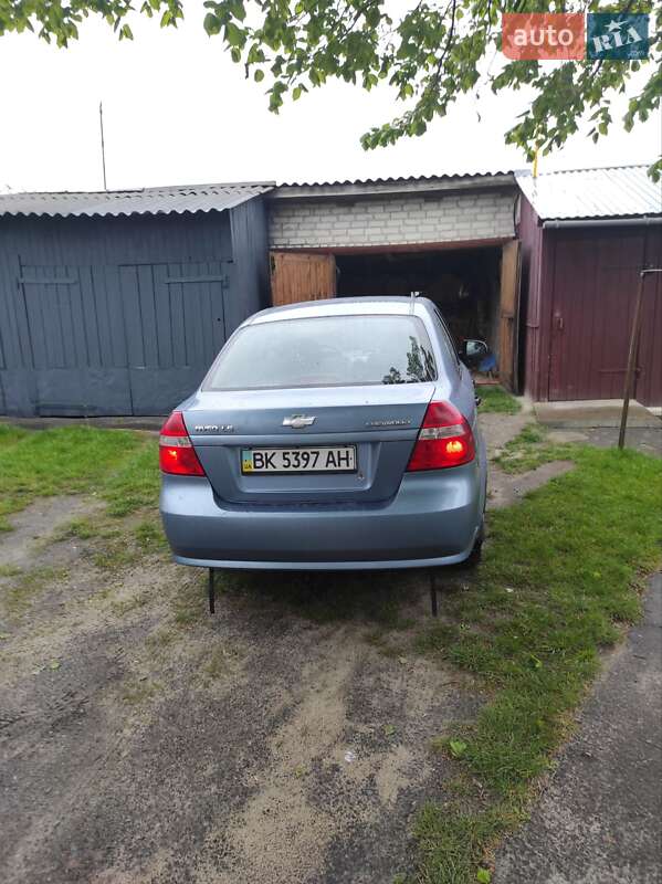 Седан Chevrolet Aveo 2006 в Ровно