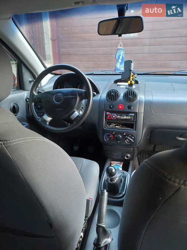 Седан Chevrolet Aveo 2005 в Тернополе