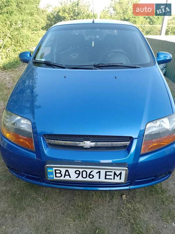 Седан Chevrolet Aveo 2005 в Новгородці