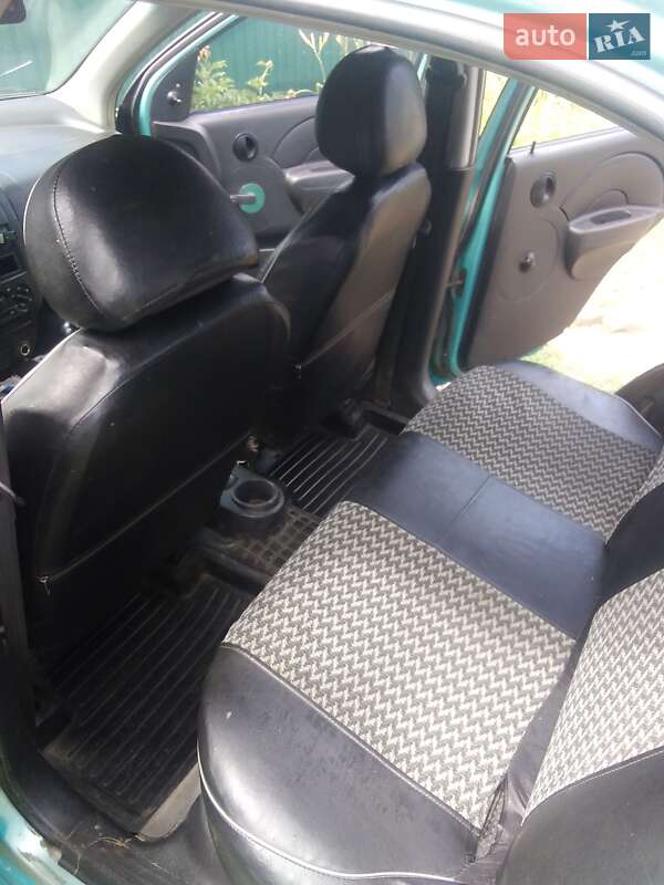 Седан Chevrolet Aveo 2006 в Краматорську