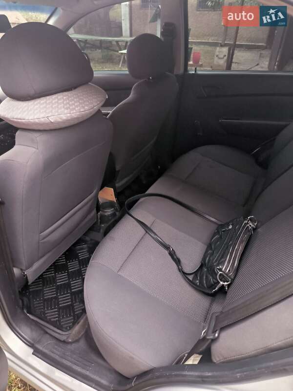 Седан Chevrolet Aveo 2007 в Кривом Роге фото 9 Седан Chevrolet Aveo 2007 в Кривом Роге